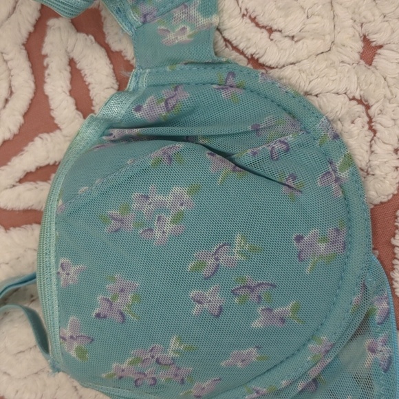 Vintage 34B Secret Treasures Underwire Bra *Yellowing from age* - Picture 7 of 8